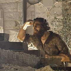 Trani Presepe in Piazza Libert Allocazione del bambinello