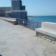 Ringhiere in metallo tra il Castello e la Cattedrale: lavori in corso