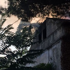 Ancora fiamme nella villa di via Verdi