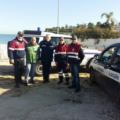 Recupero di tartarughe a cura della marineria tranese, guardie zoofile e Anps