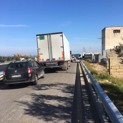 Colonna di auto sulla Andria Trani