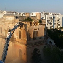Demolizione di Villa Maggi