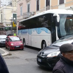 Caos bus turistici in città