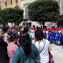 Catena umana in Piazza Longobardi per l'anniversario di Falcone
