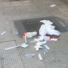 Trecce di sangue sul luogo del malore