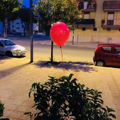Palloncini rossi a Trani