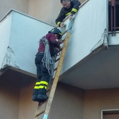 Intervento dei vigili del fuoco in via Malcangi