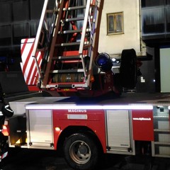 Cornicione pericolante in via De Gennaro