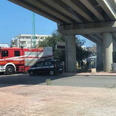 Incendio in un terreno incolto in zona Stadio