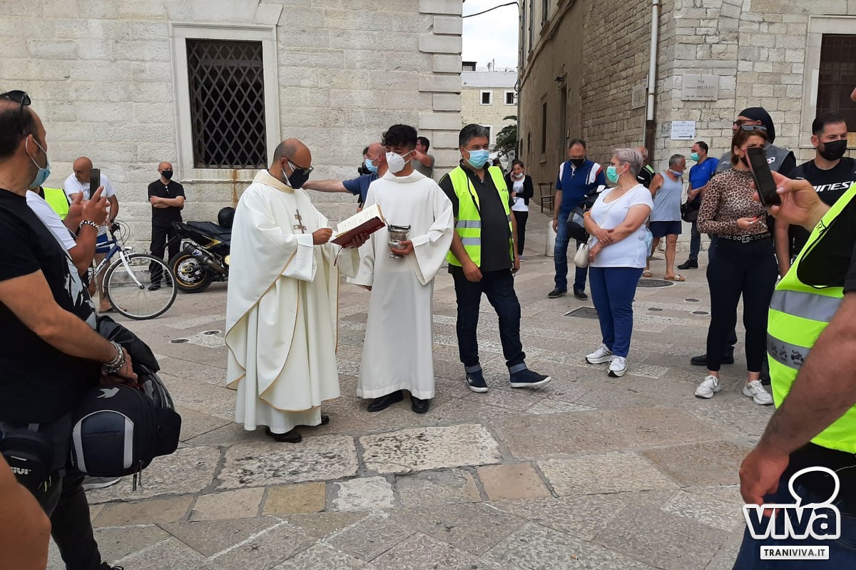 Moto in Piazza Duomo
