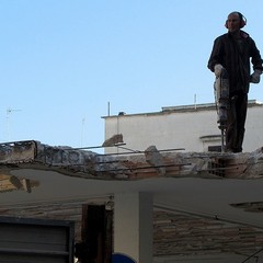 Piazza Longobardi, giù la copertura del mercato ittico (14 febbraio 2011)