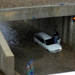 Auto intrappolate nell'acqua, impianto in tilt