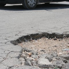 Buche stradali in via Salvemini