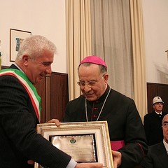 Cittadinanza onoraria a monsignor Giovan Battista Pichierri