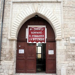 Convento di Santa Chiara (ospita la scuola D'Annunzio)