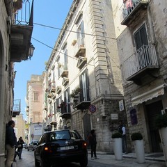 Trani, a 41 anni si impicca in via Ognissanti