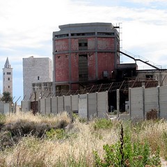 Blitz di TraniViva nell'ex distilleria Angelini