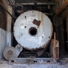 Blitz di TraniViva nell'ex distilleria Angelini