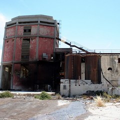 Blitz di TraniViva nell'ex distilleria Angelini