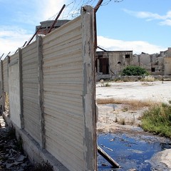 Blitz di TraniViva nell'ex distilleria Angelini