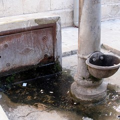 Acqua a volontà in via Pedaggio Santa Chiara