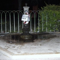 Trani, tutte le fontane pubbliche sigillate nella notte