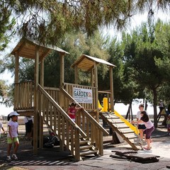 Nuove giostre nella villa comunale di Trani