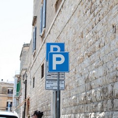 Parcheggi a pagamento, il diario della prima mattinata