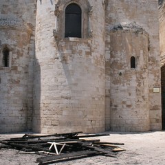 Chiesa di Ognissanti, incendio al bar Crepapelle