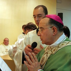 San Magno, prima messa nei locali di via Almirante