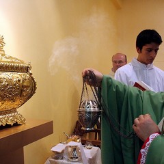 San Magno, prima messa nei locali di via Almirante