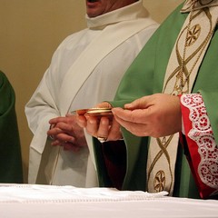 San Magno, prima messa nei locali di via Almirante