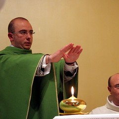 San Magno, prima messa nei locali di via Almirante