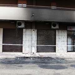 Auto in fiamme in via Corato