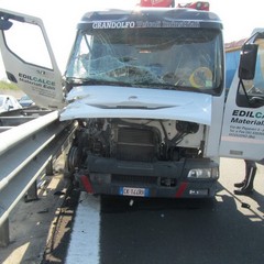 Trani, incidente spettacolare nei pressi di Boccadoro