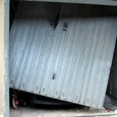 Incidente sulla 16 bis: un camion carico di pasta esce fuori strada