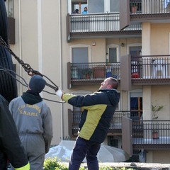 Incidente sulla 16 bis: un camion carico di pasta esce fuori strada