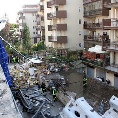 Incidente sulla 16 bis: un camion carico di pasta esce fuori strada