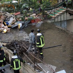 Incidente sulla 16 bis: un camion carico di pasta esce fuori strada