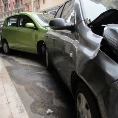 Trani, auto impazzita fa strike in corso Italia