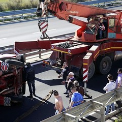 Incidente multiplo sulla 16 bis