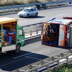 Incidente multiplo sulla 16 bis