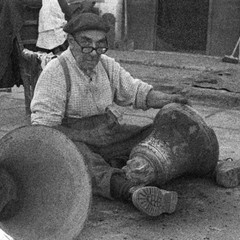 Una passeggiata lunga trent'anni, dal 1960 al 1980, per le vie di Trani