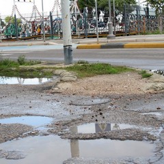 Trani, strade e marciapiedi dissestati da anni