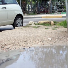 Trani, strade e marciapiedi dissestati da anni