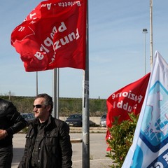 Carcere di Trani, sit-in di protesta degli agenti di polizia penitenziaria