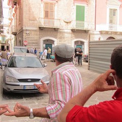 Piazza Longobardi, protestano i pescatori di Trani