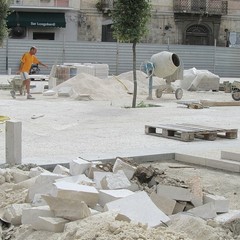 Piazza Longobardi, protestano i pescatori di Trani