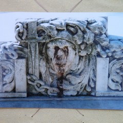 Gli studenti del De Amicis puliscono la fontana di piazza della Repubblica