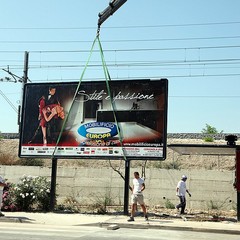 Rimozione impianti pubblicitari abusivi